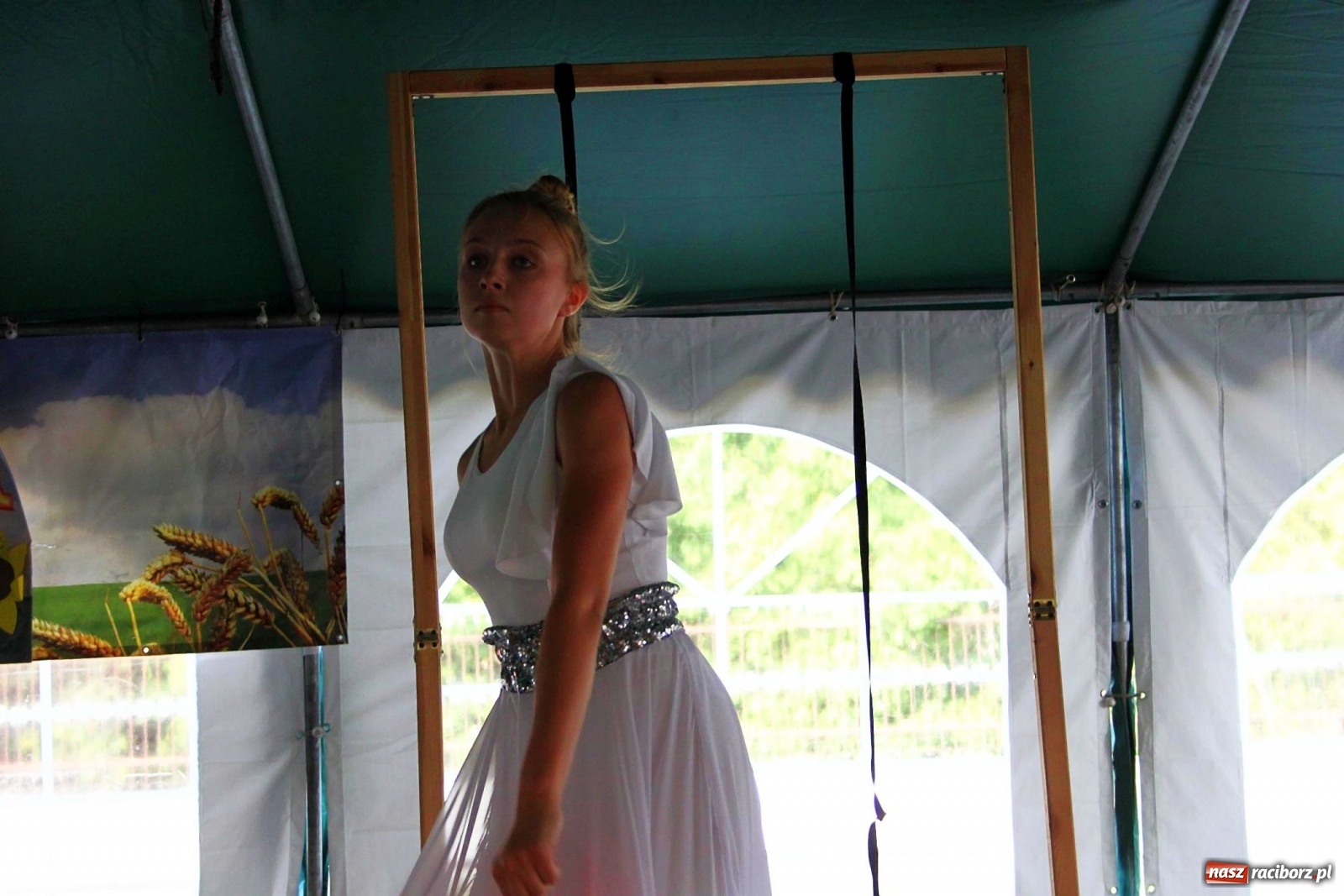 Zdjęcie w galerii na portalu naszraciborz.pl: Śpiewy, tańce i śląska Królewna Śnieżka na wojnowickich dożynkach [FOTO]  wiadomości z regionu