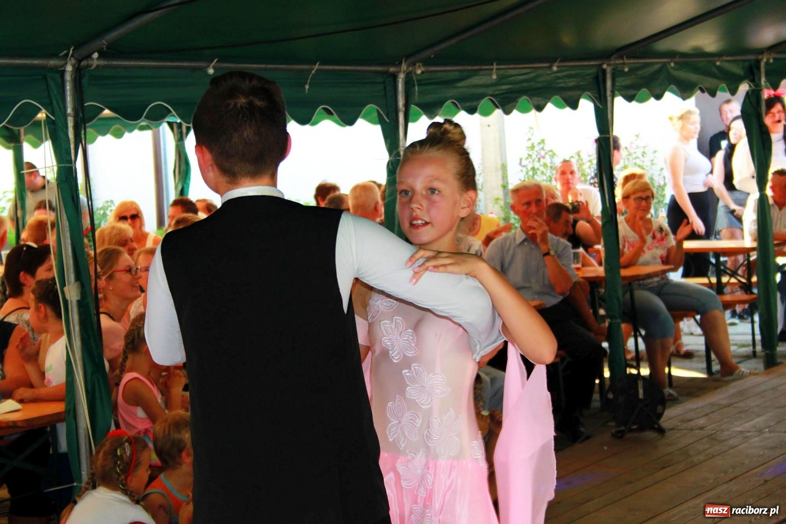 Zdjęcie w galerii na portalu naszraciborz.pl: Śpiewy, tańce i śląska Królewna Śnieżka na wojnowickich dożynkach [FOTO]  wiadomości z regionu