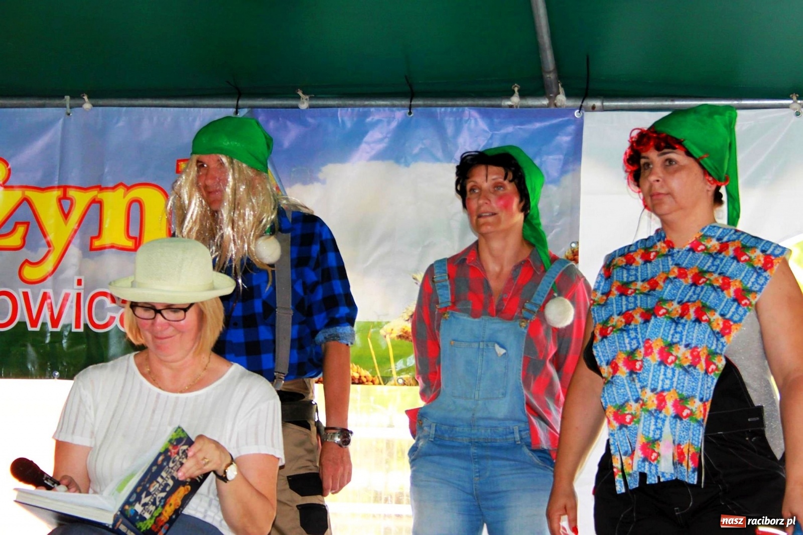 Zdjęcie w galerii na portalu naszraciborz.pl: Śpiewy, tańce i śląska Królewna Śnieżka na wojnowickich dożynkach [FOTO]  wiadomości z regionu