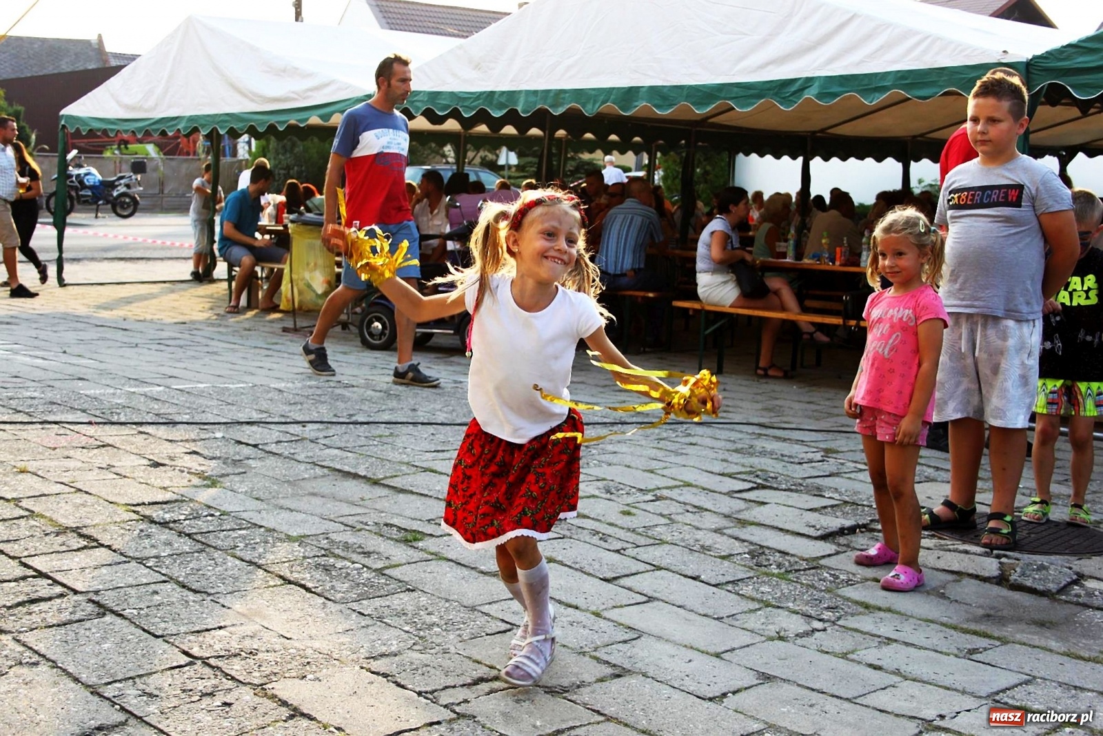 Zdjęcie w galerii na portalu naszraciborz.pl: Śpiewy, tańce i śląska Królewna Śnieżka na wojnowickich dożynkach [FOTO]  wiadomości z regionu
