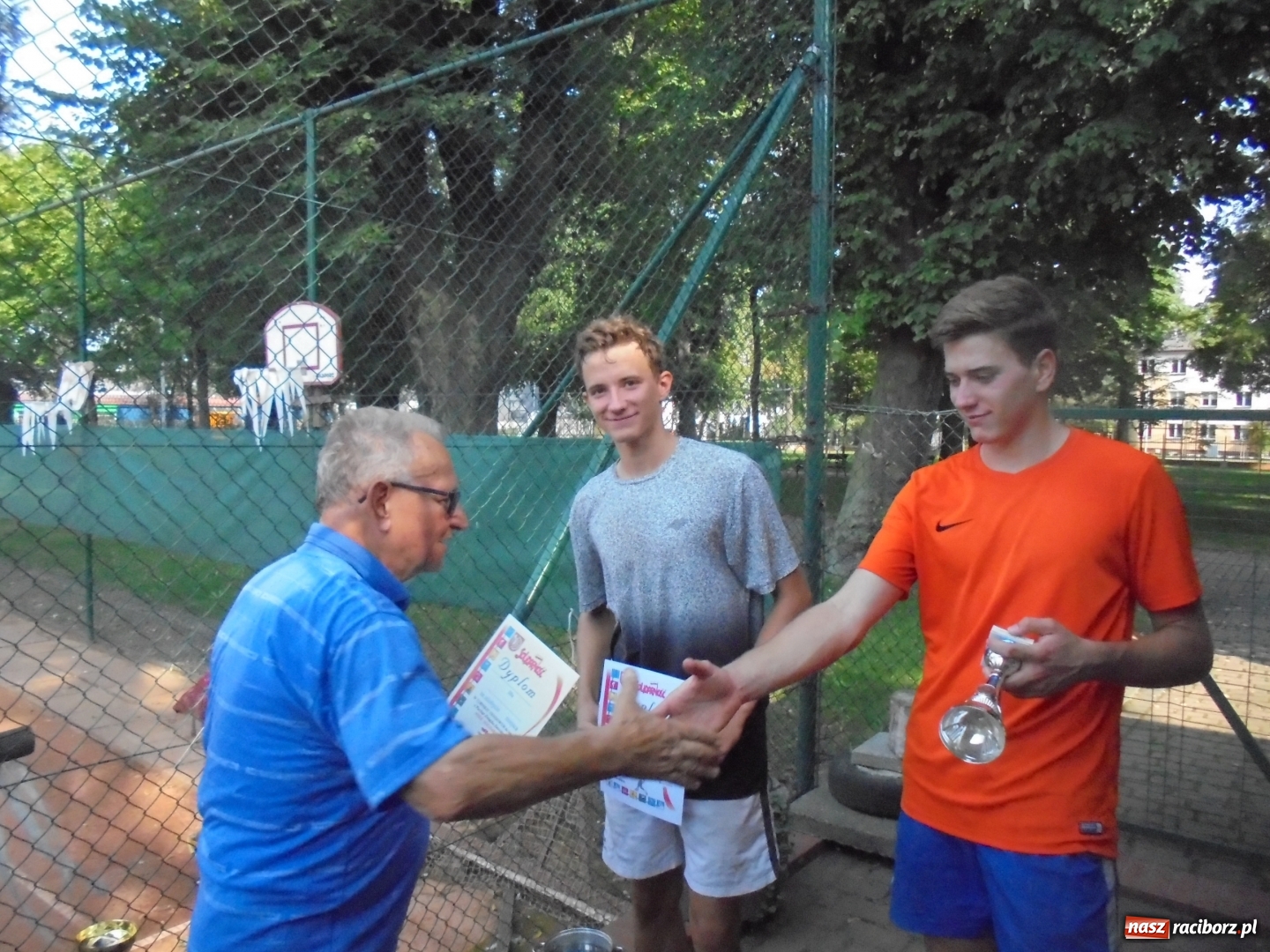 Zdjęcie w galerii na portalu naszraciborz.pl: Tenisowe turnieje Solidarności na kortach Rafako wiadomości z regionu