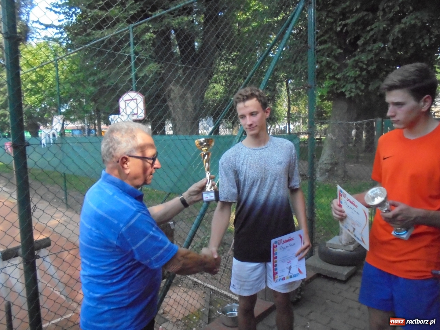 Zdjęcie w galerii na portalu naszraciborz.pl: Tenisowe turnieje Solidarności na kortach Rafako wiadomości z regionu