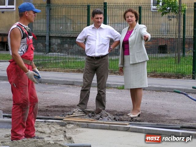 Zdjęcie w galerii na portalu naszraciborz.pl: Kolejny parking w Kuźni wiadomości z regionu