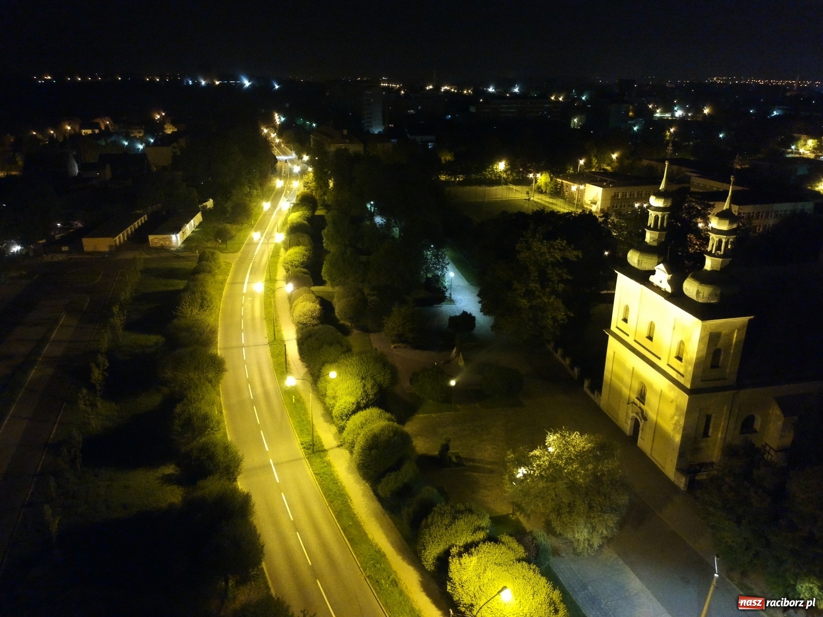 Zdjęcie w galerii na portalu naszraciborz.pl: Racibórz nocą. Zobacz zdjęcia z lotu ptaka [FOTO] wiadomości z regionu