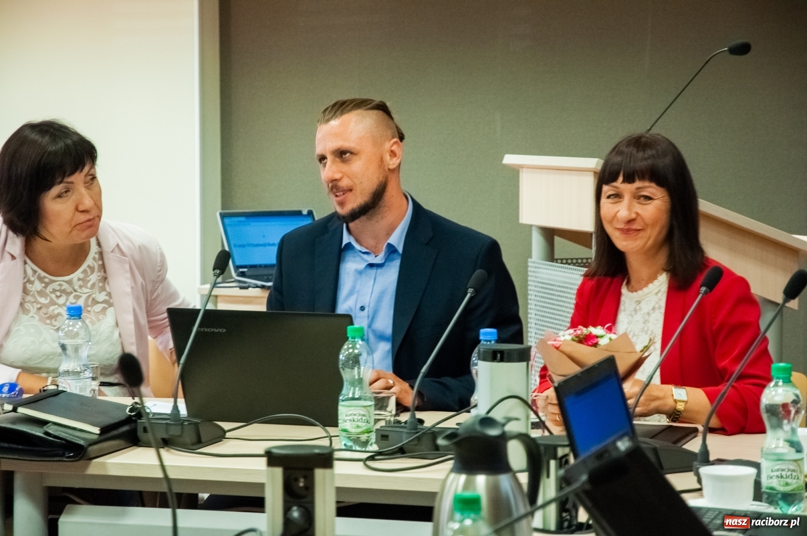 Zdjęcie w galerii na portalu naszraciborz.pl: Wina i chwała, fakty i wiedza. Posłanka Lenartowicz o partyjnej polityce PiS  wiadomości z regionu