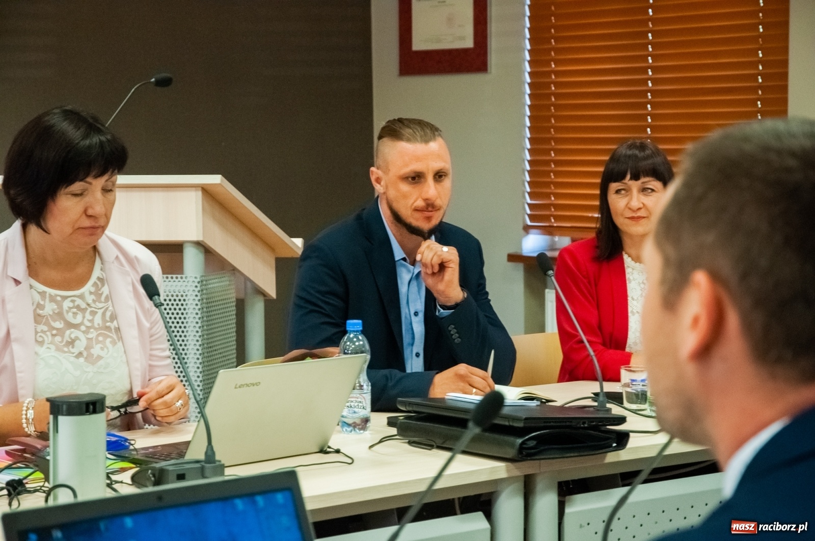 Zdjęcie w galerii na portalu naszraciborz.pl: Wina i chwała, fakty i wiedza. Posłanka Lenartowicz o partyjnej polityce PiS  wiadomości z regionu