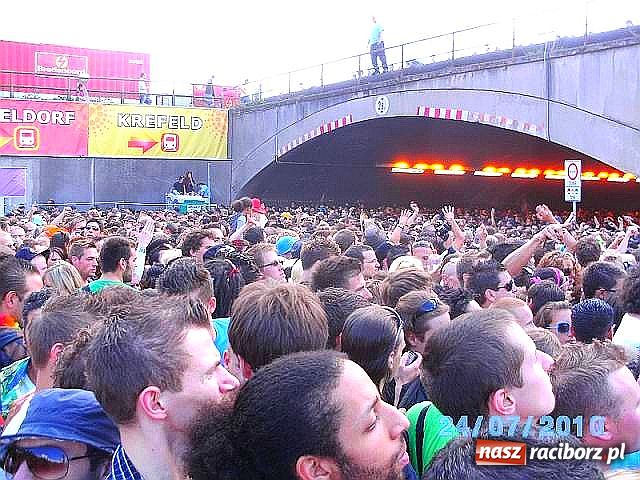 Zdjęcie w galerii na portalu naszraciborz.pl: Wojnowiczanin na Love Parade wiadomości z regionu