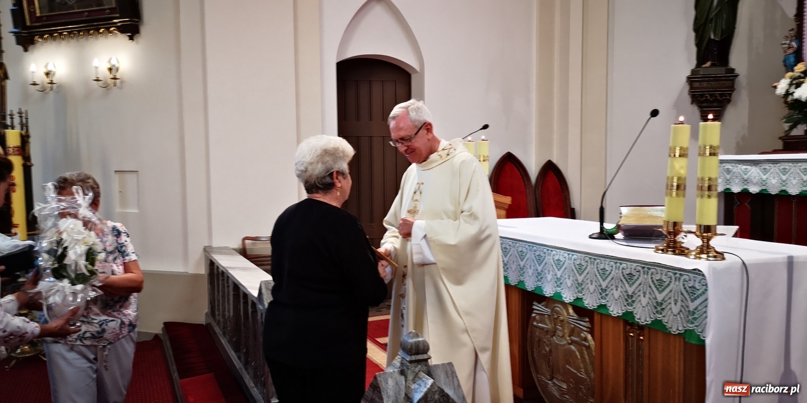 Zdjęcie w galerii na portalu naszraciborz.pl: Pożegnania i powitania. Wchodzą w życie zmiany personalne w parafiach  wiadomości z regionu