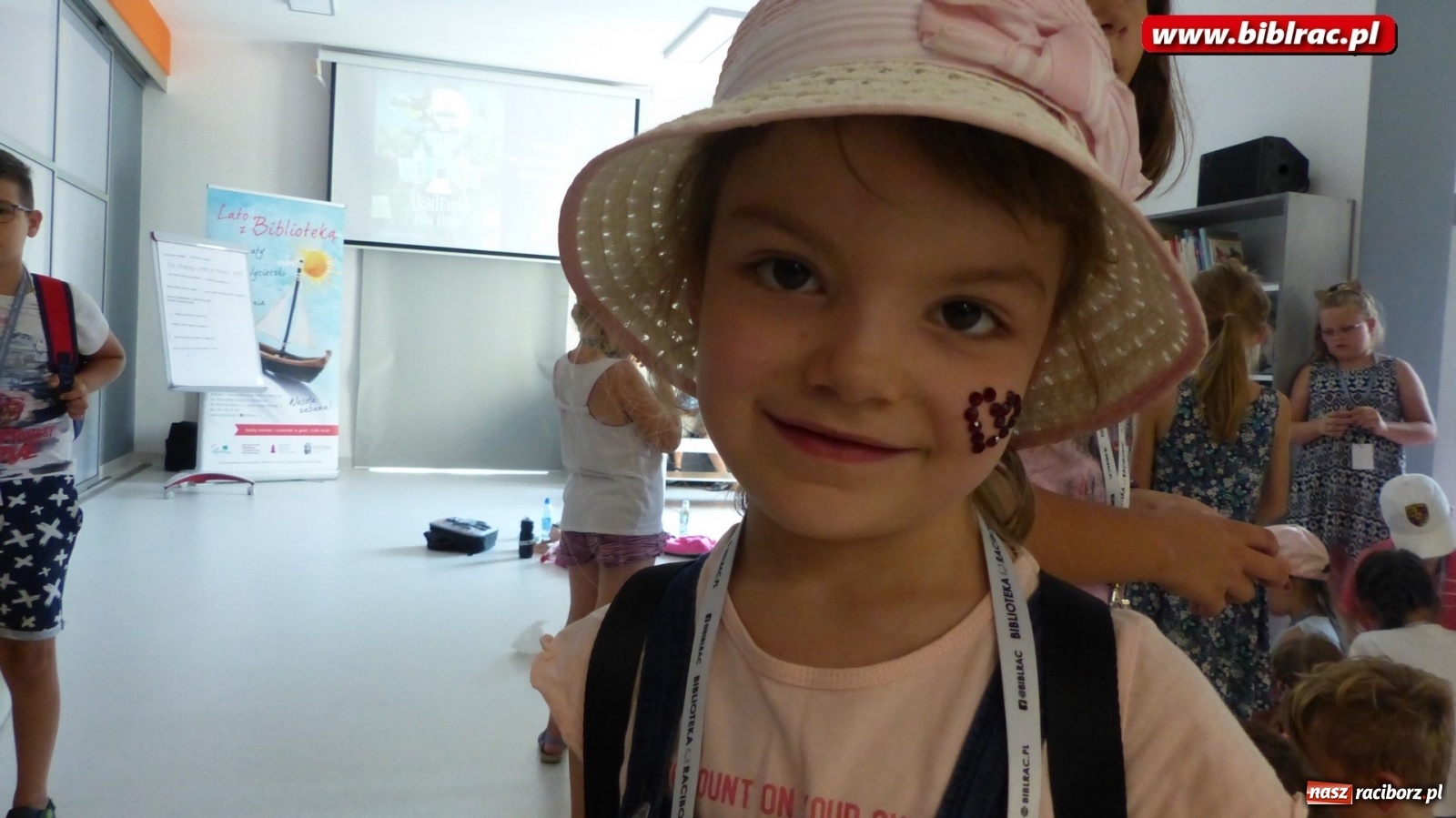 Zdjęcie w galerii na portalu naszraciborz.pl: Zażyjmy sobie piegów! Akademia Pana Kleksa w bibliotece [FOTO] wiadomości z regionu