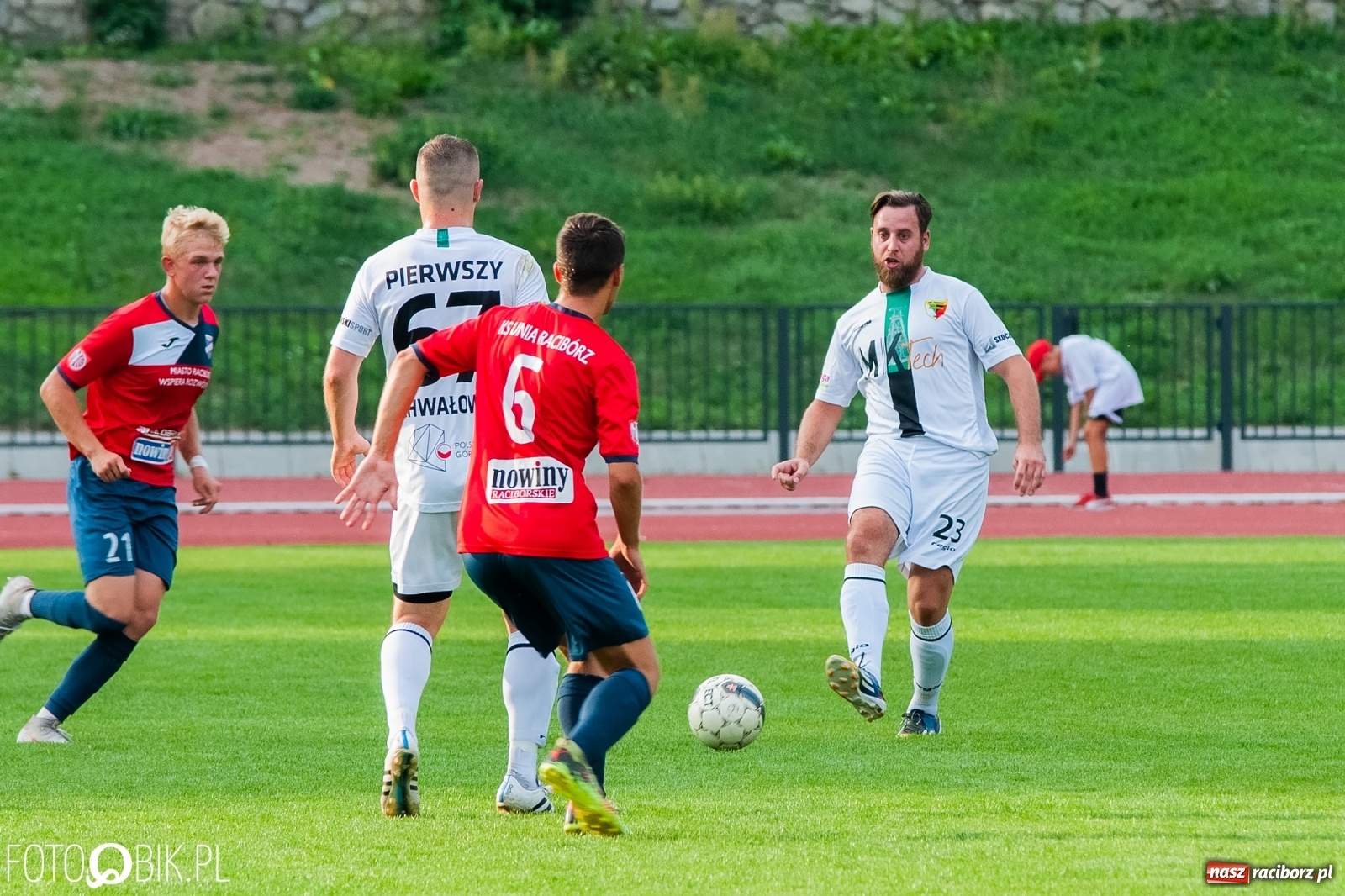 Zdjęcie w galerii na portalu naszraciborz.pl: Sytuacji bez liku, a gol tylko jeden. Kolejny remis raciborskiej Unii [FOTO] wiadomości z regionu