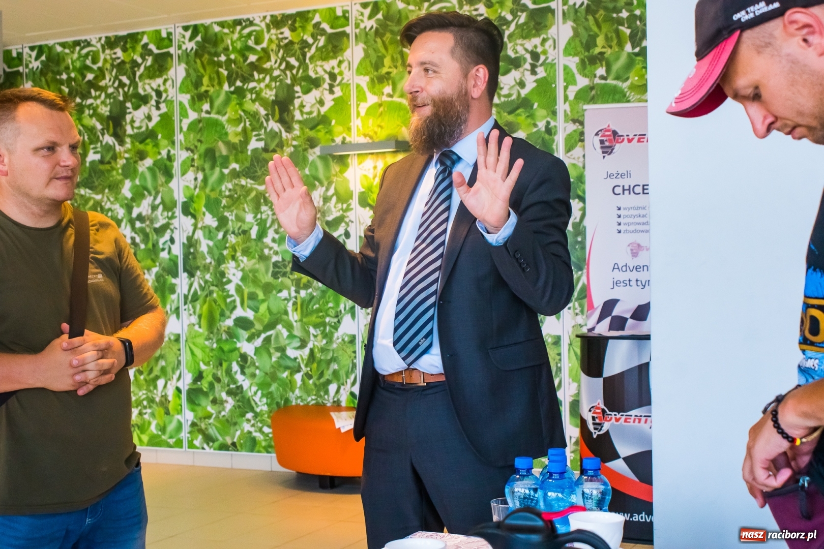 Zdjęcie w galerii na portalu naszraciborz.pl: Zaprezentowano koszulkę oraz medal V Rafako Półmaratonu Racibórz [FOTO i WIDEO] wiadomości z regionu