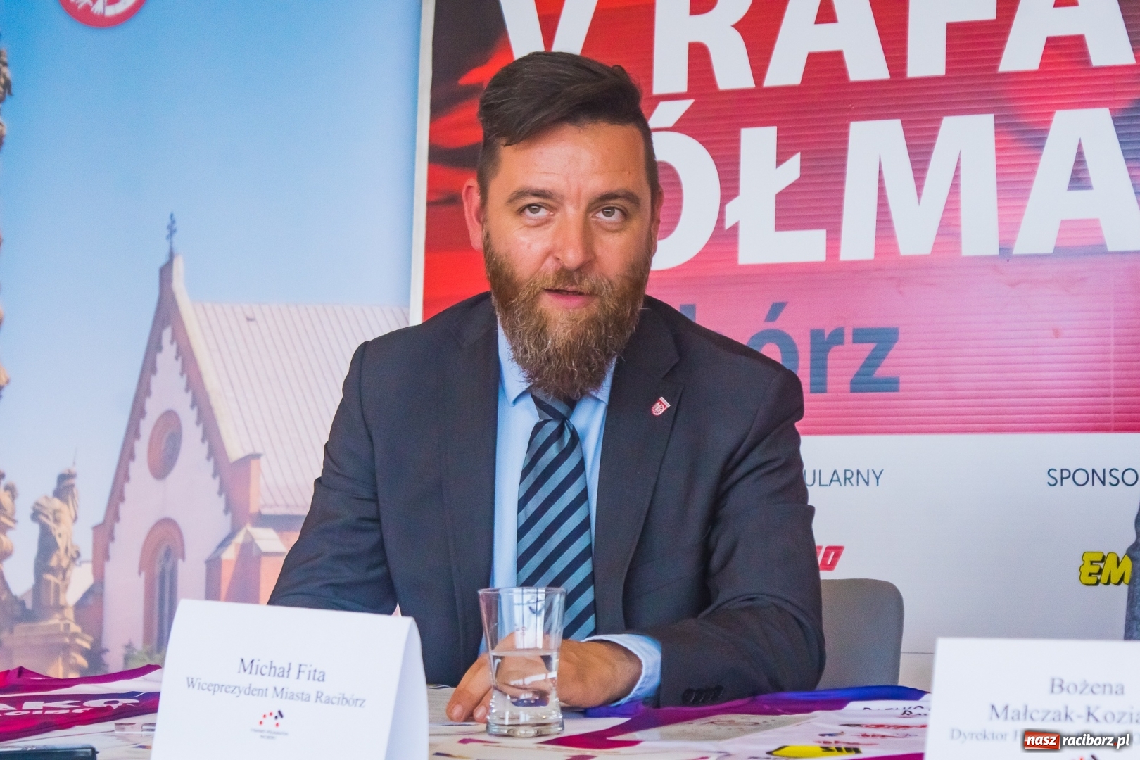 Zdjęcie w galerii na portalu naszraciborz.pl: Zaprezentowano koszulkę oraz medal V Rafako Półmaratonu Racibórz [FOTO i WIDEO] wiadomości z regionu