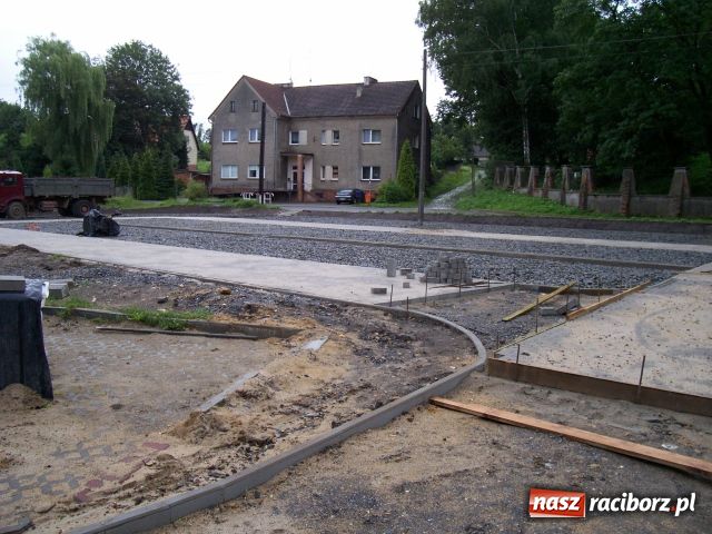 Zdjęcie w galerii na portalu naszraciborz.pl: Krowiarki mają nowoczesne boisko wiadomości z regionu
