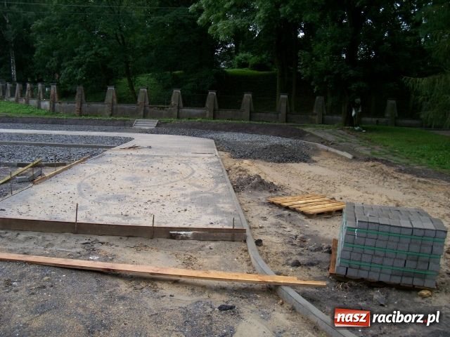 Zdjęcie w galerii na portalu naszraciborz.pl: Krowiarki mają nowoczesne boisko wiadomości z regionu