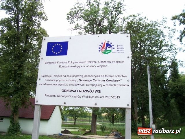Zdjęcie w galerii na portalu naszraciborz.pl: Krowiarki mają nowoczesne boisko wiadomości z regionu