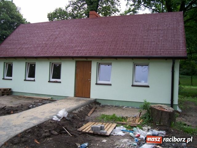 Zdjęcie w galerii na portalu naszraciborz.pl: Krowiarki mają nowoczesne boisko wiadomości z regionu