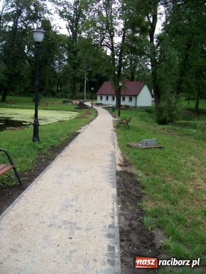 Zdjęcie w galerii na portalu naszraciborz.pl: Krowiarki mają nowoczesne boisko wiadomości z regionu