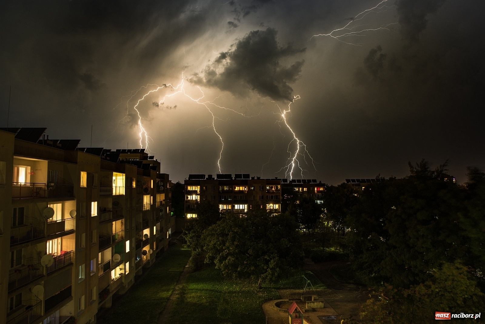 Zdjęcie w galerii na portalu naszraciborz.pl: Burza nad Raciborzem i powiatem [FOTO]  wiadomości z regionu