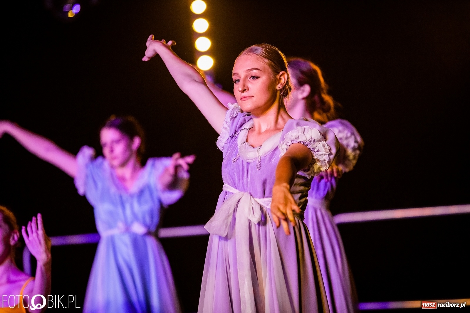 Zdjęcie w galerii na portalu naszraciborz.pl: Zaklęty łabędź zdobył Racibórz [FOTO]  wiadomości z regionu