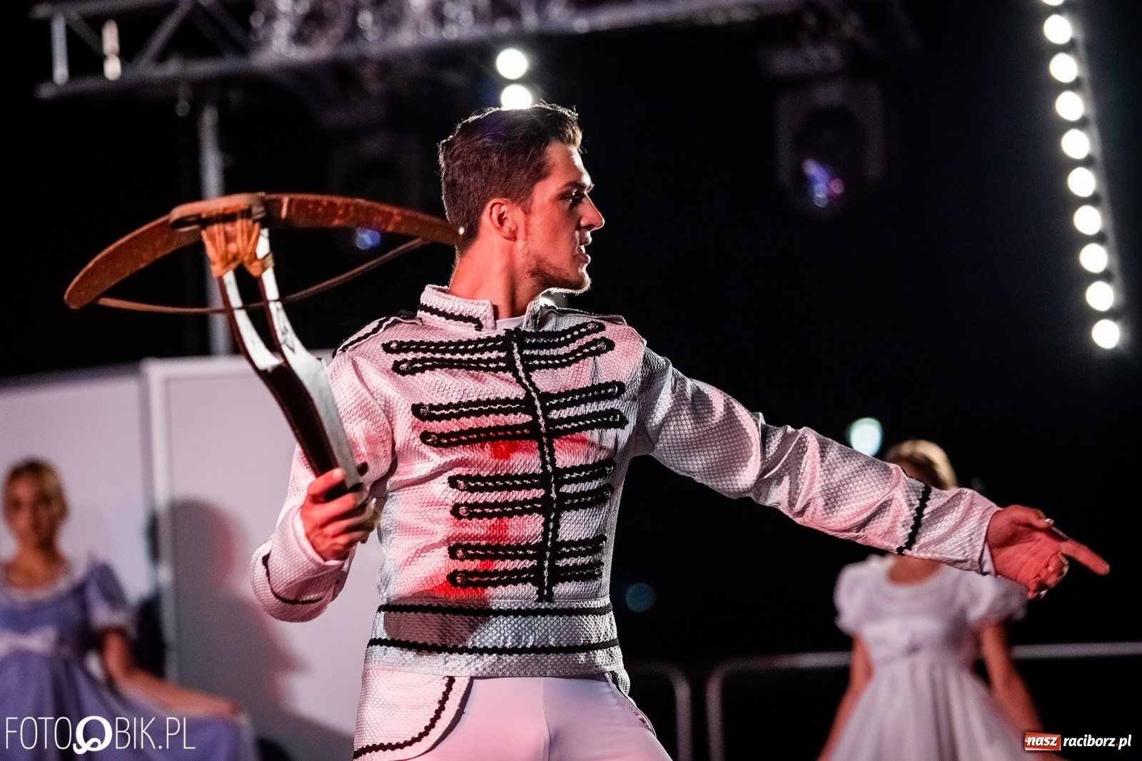 Zdjęcie w galerii na portalu naszraciborz.pl: Zaklęty łabędź zdobył Racibórz [FOTO]  wiadomości z regionu