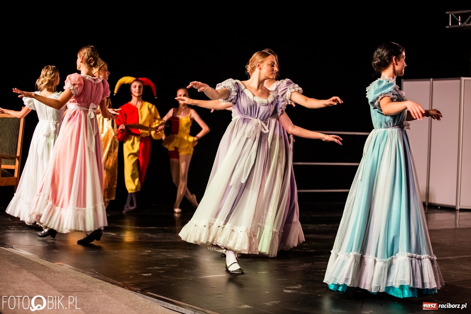 Zdjęcie w galerii na portalu naszraciborz.pl: Zaklęty łabędź zdobył Racibórz [FOTO]  wiadomości z regionu