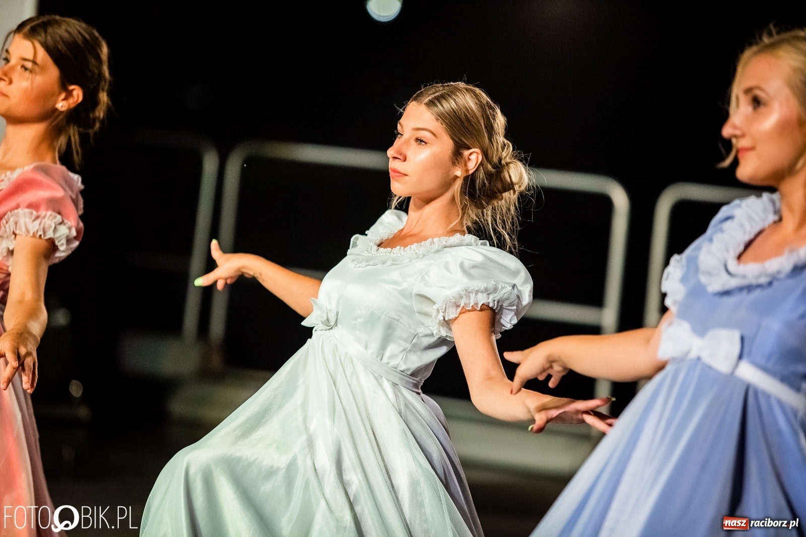 Zdjęcie w galerii na portalu naszraciborz.pl: Zaklęty łabędź zdobył Racibórz [FOTO]  wiadomości z regionu