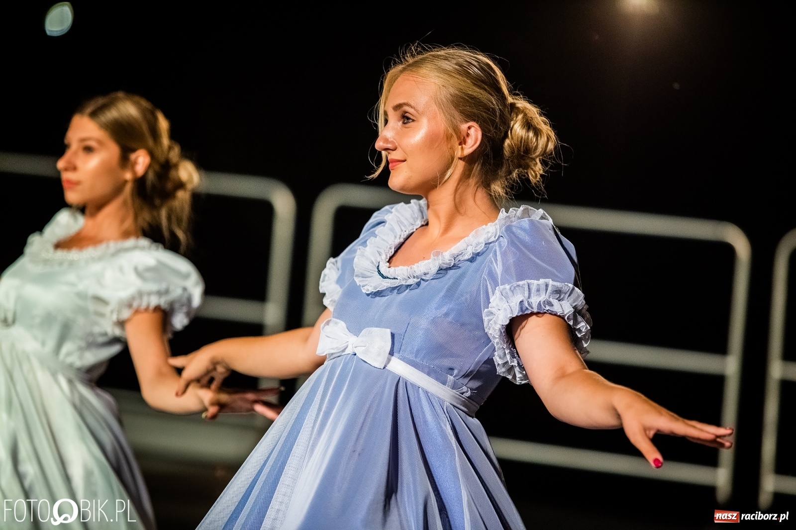 Zdjęcie w galerii na portalu naszraciborz.pl: Zaklęty łabędź zdobył Racibórz [FOTO]  wiadomości z regionu