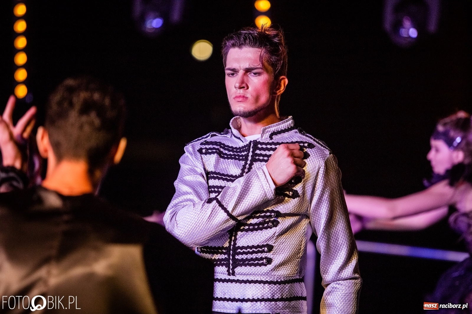 Zdjęcie w galerii na portalu naszraciborz.pl: Zaklęty łabędź zdobył Racibórz [FOTO]  wiadomości z regionu