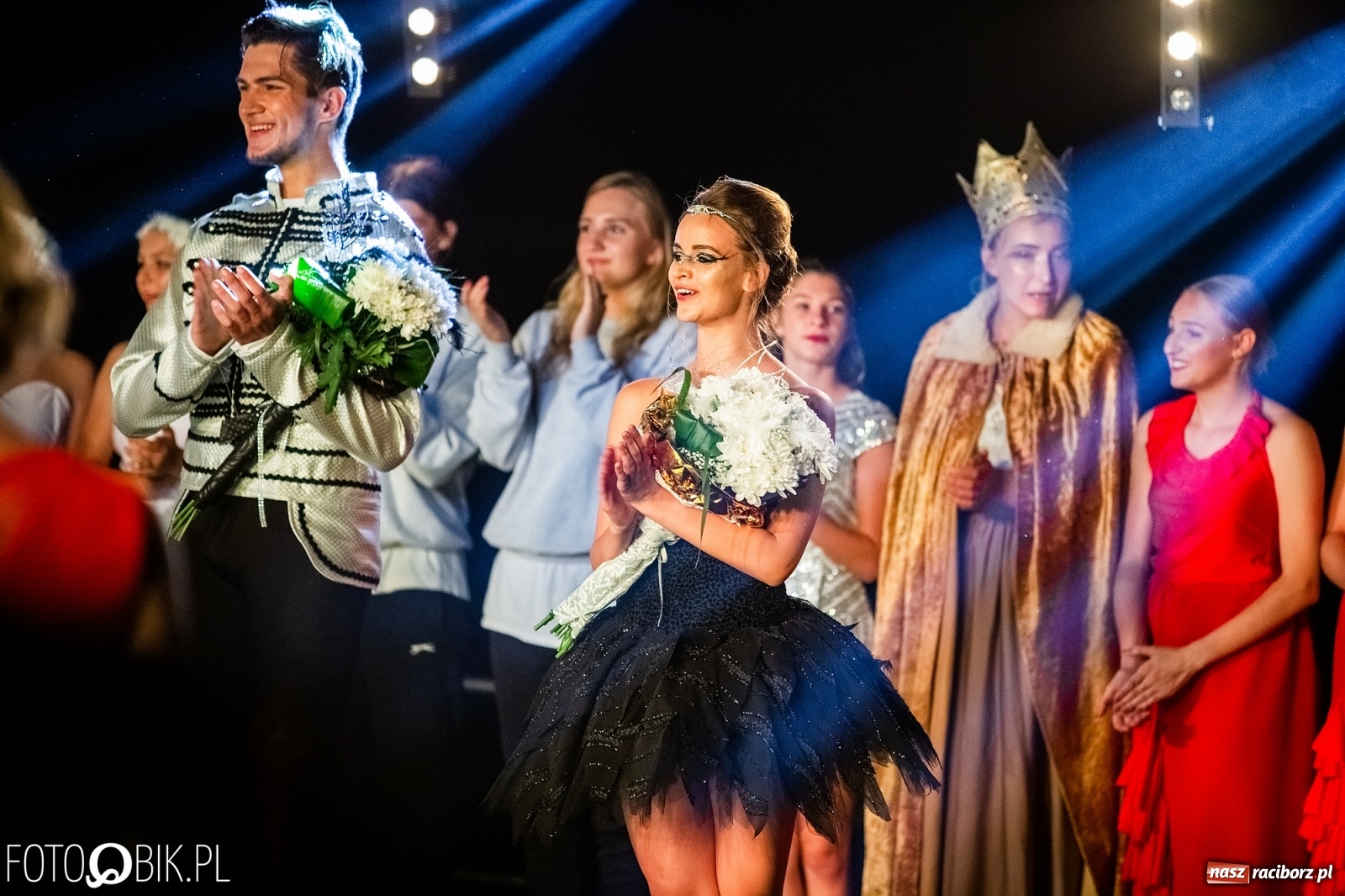 Zdjęcie w galerii na portalu naszraciborz.pl: Zaklęty łabędź zdobył Racibórz [FOTO]  wiadomości z regionu