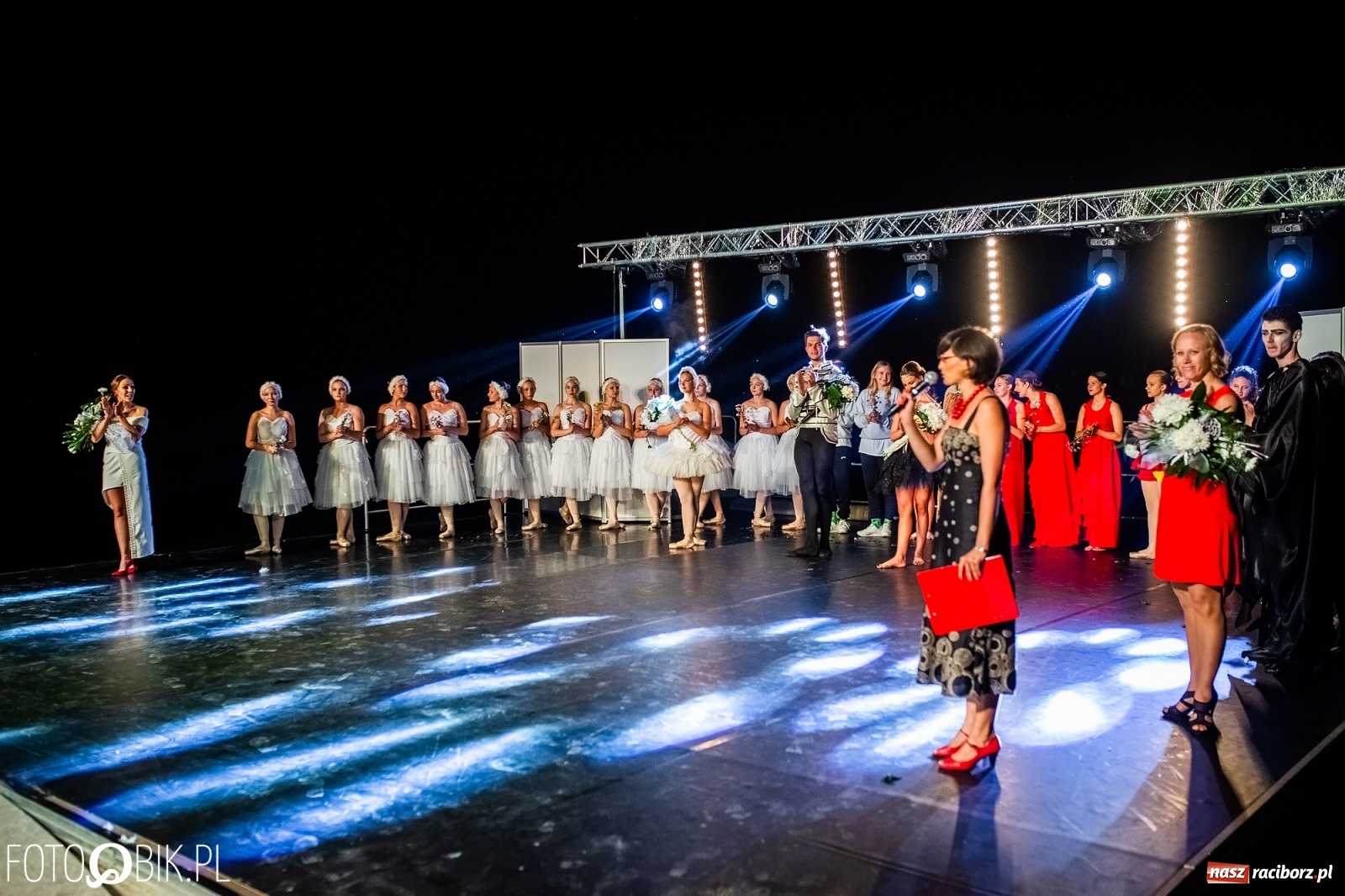 Zdjęcie w galerii na portalu naszraciborz.pl: Zaklęty łabędź zdobył Racibórz [FOTO]  wiadomości z regionu