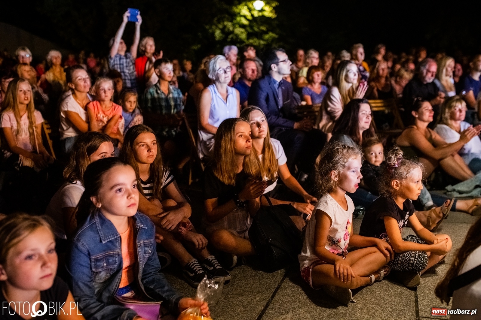 Zdjęcie w galerii na portalu naszraciborz.pl: Zaklęty łabędź zdobył Racibórz [FOTO]  wiadomości z regionu