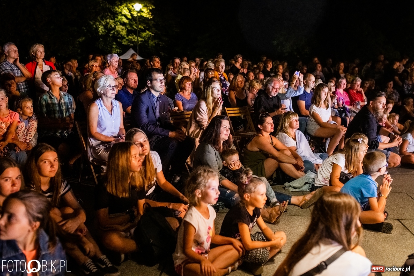 Zdjęcie w galerii na portalu naszraciborz.pl: Zaklęty łabędź zdobył Racibórz [FOTO]  wiadomości z regionu
