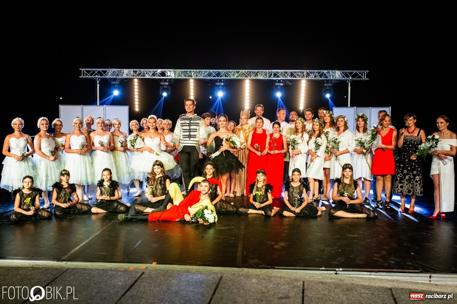 Zdjęcie w galerii na portalu naszraciborz.pl: Zaklęty łabędź zdobył Racibórz [FOTO]  wiadomości z regionu