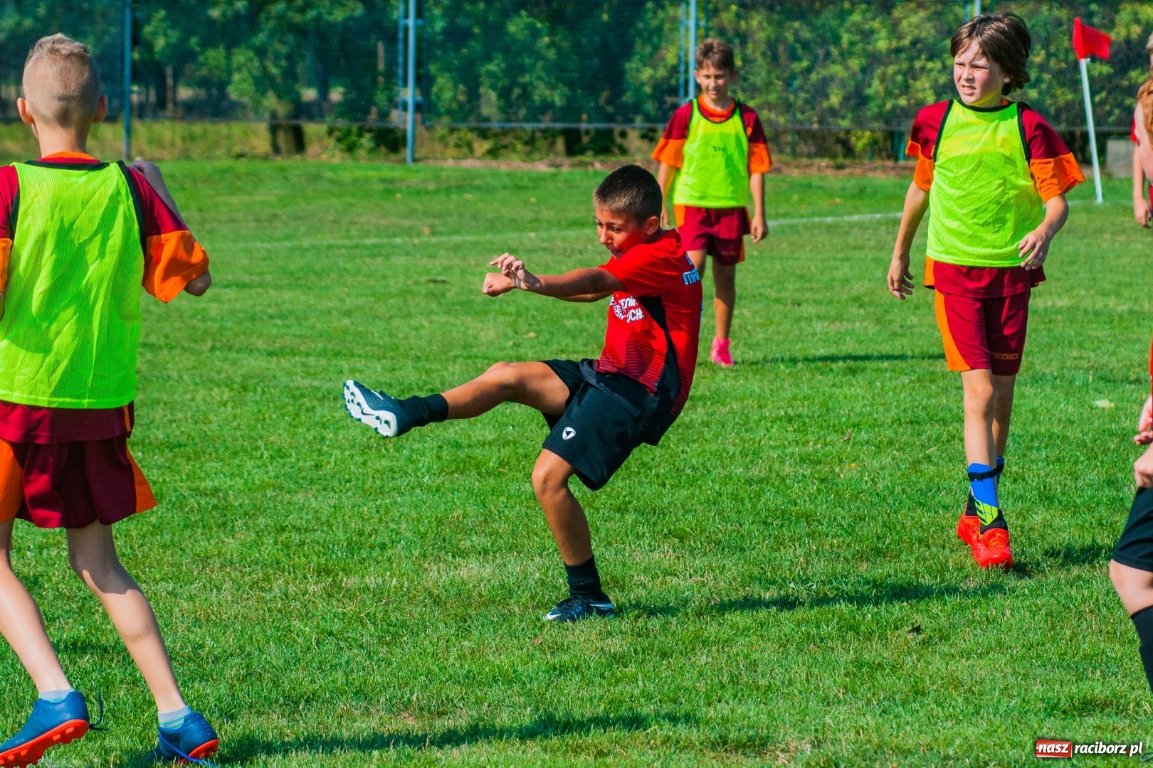 Zdjęcie w galerii na portalu naszraciborz.pl: Piłkarskie zmagania Kids Challenge 2019 w Zawadzie Książęcej [FOTO i WIDEO] wiadomości z regionu