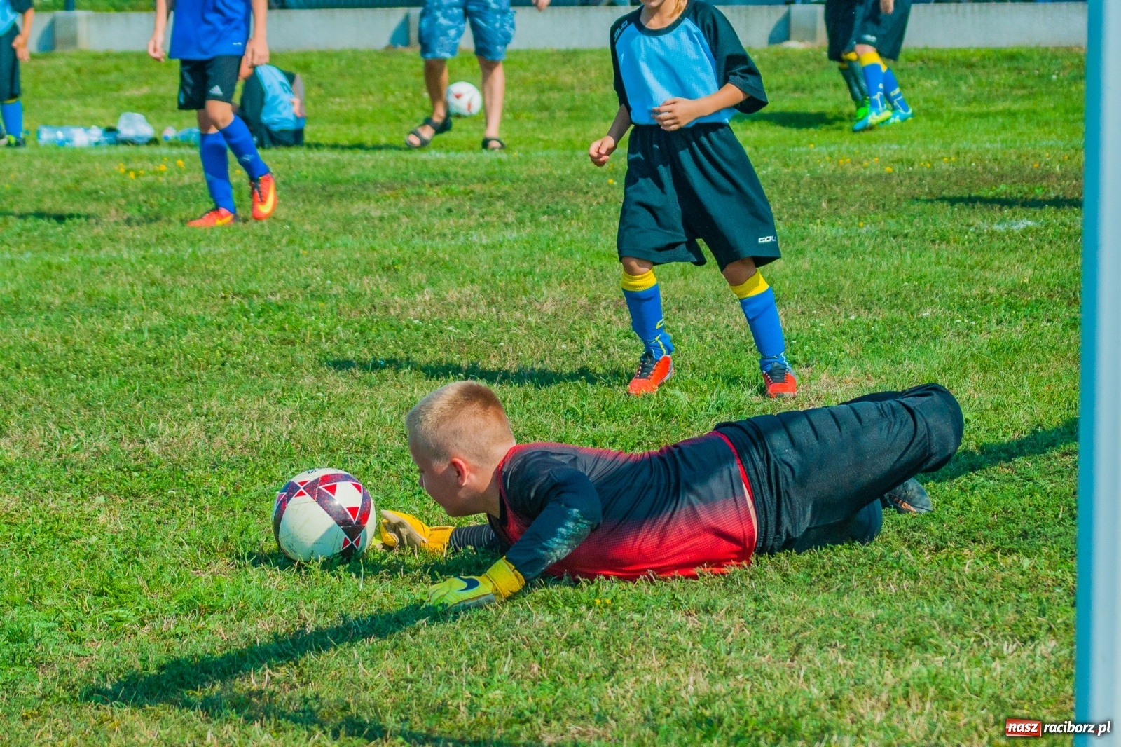 Zdjęcie w galerii na portalu naszraciborz.pl: Piłkarskie zmagania Kids Challenge 2019 w Zawadzie Książęcej [FOTO i WIDEO] wiadomości z regionu