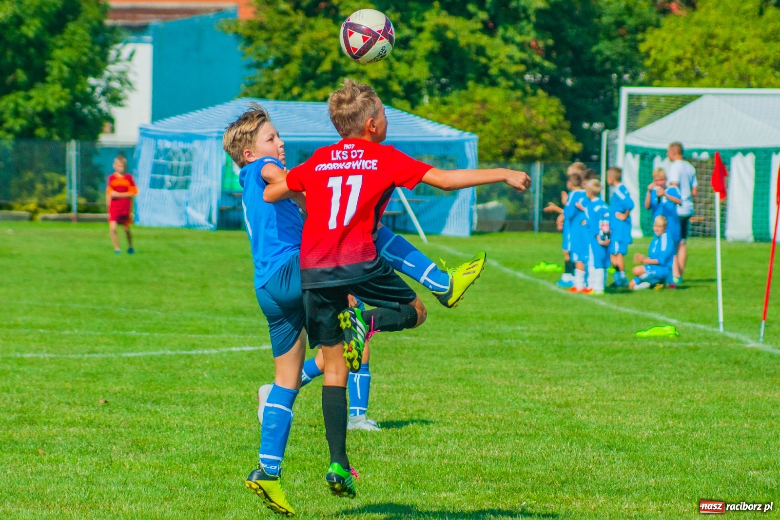 Zdjęcie w galerii na portalu naszraciborz.pl: Piłkarskie zmagania Kids Challenge 2019 w Zawadzie Książęcej [FOTO i WIDEO] wiadomości z regionu