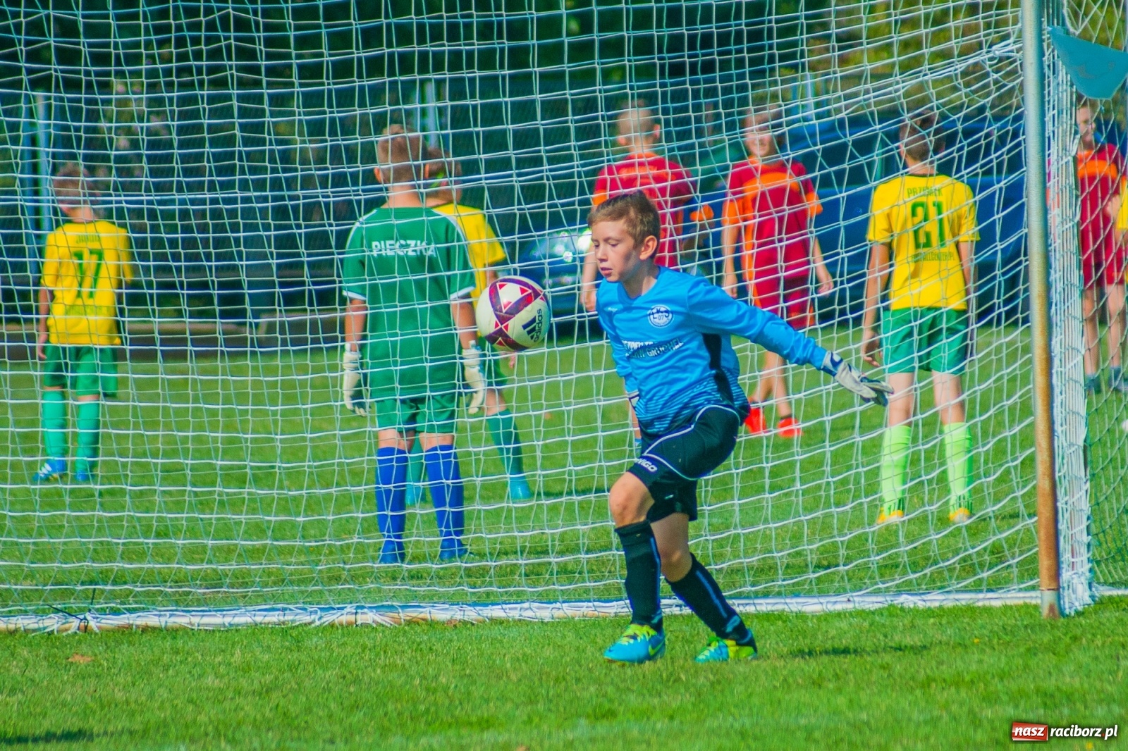 Zdjęcie w galerii na portalu naszraciborz.pl: Piłkarskie zmagania Kids Challenge 2019 w Zawadzie Książęcej [FOTO i WIDEO] wiadomości z regionu