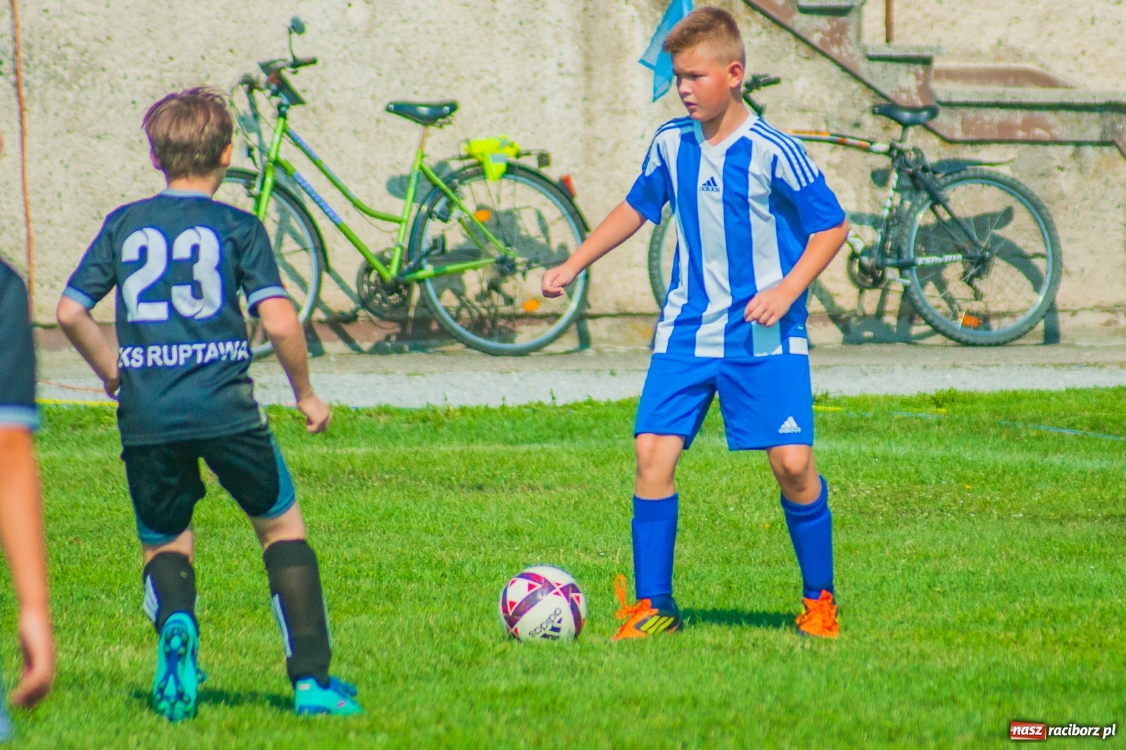 Zdjęcie w galerii na portalu naszraciborz.pl: Piłkarskie zmagania Kids Challenge 2019 w Zawadzie Książęcej [FOTO i WIDEO] wiadomości z regionu
