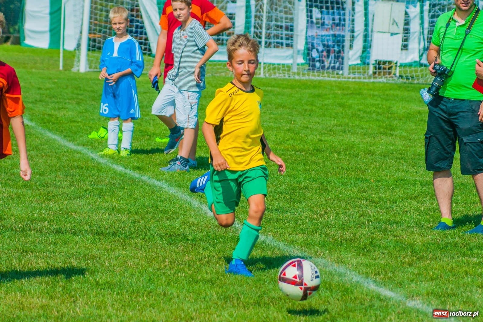 Zdjęcie w galerii na portalu naszraciborz.pl: Piłkarskie zmagania Kids Challenge 2019 w Zawadzie Książęcej [FOTO i WIDEO] wiadomości z regionu