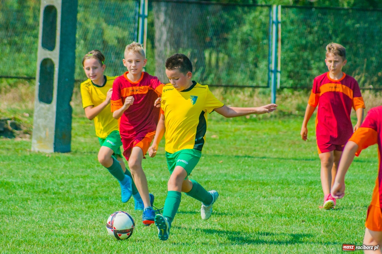 Zdjęcie w galerii na portalu naszraciborz.pl: Piłkarskie zmagania Kids Challenge 2019 w Zawadzie Książęcej [FOTO i WIDEO] wiadomości z regionu