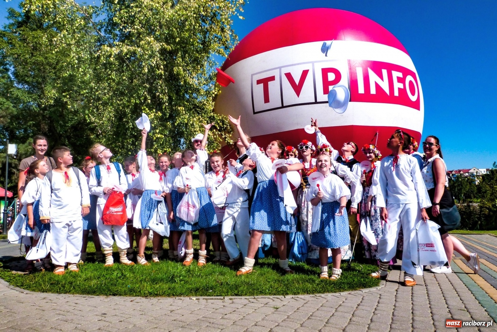 Zdjęcie w galerii na portalu naszraciborz.pl: Mazurskie figle. Strzecha laureatem!  wiadomości z regionu