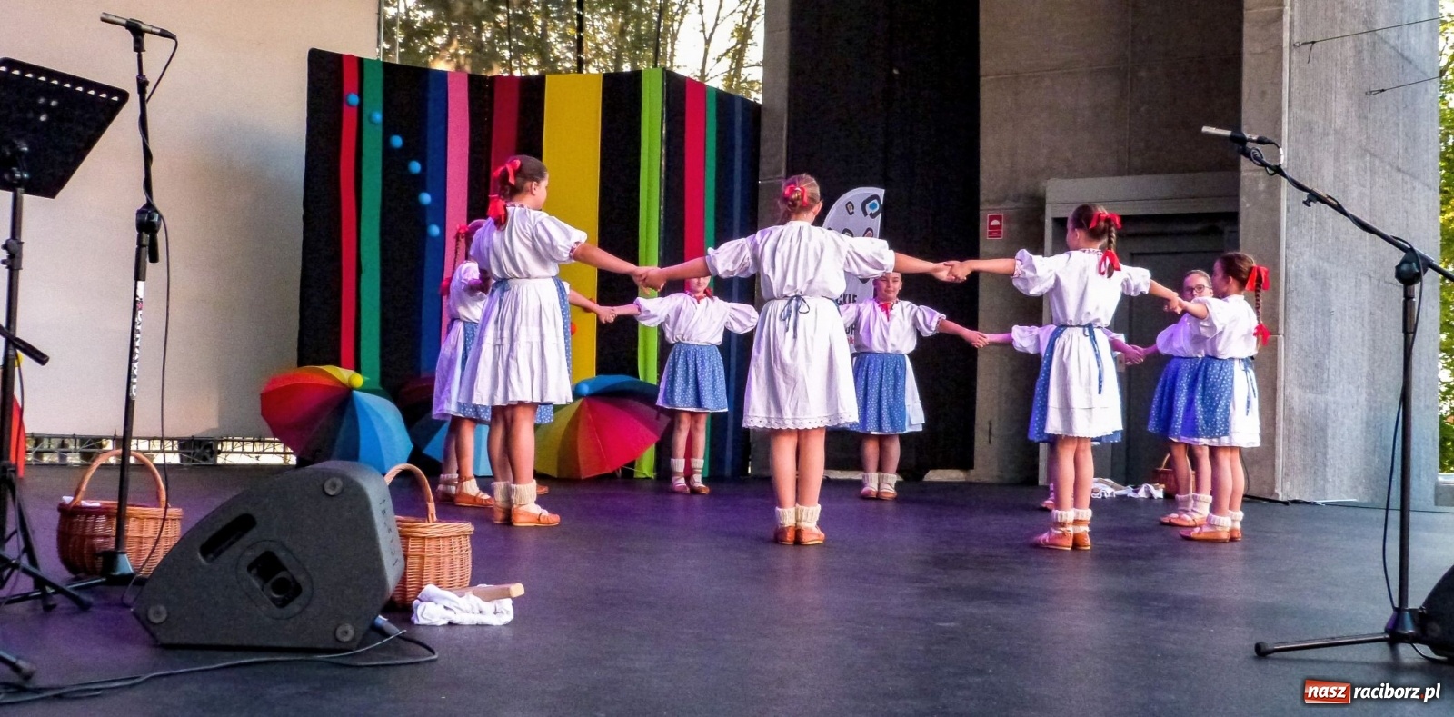 Zdjęcie w galerii na portalu naszraciborz.pl: Mazurskie figle. Strzecha laureatem!  wiadomości z regionu