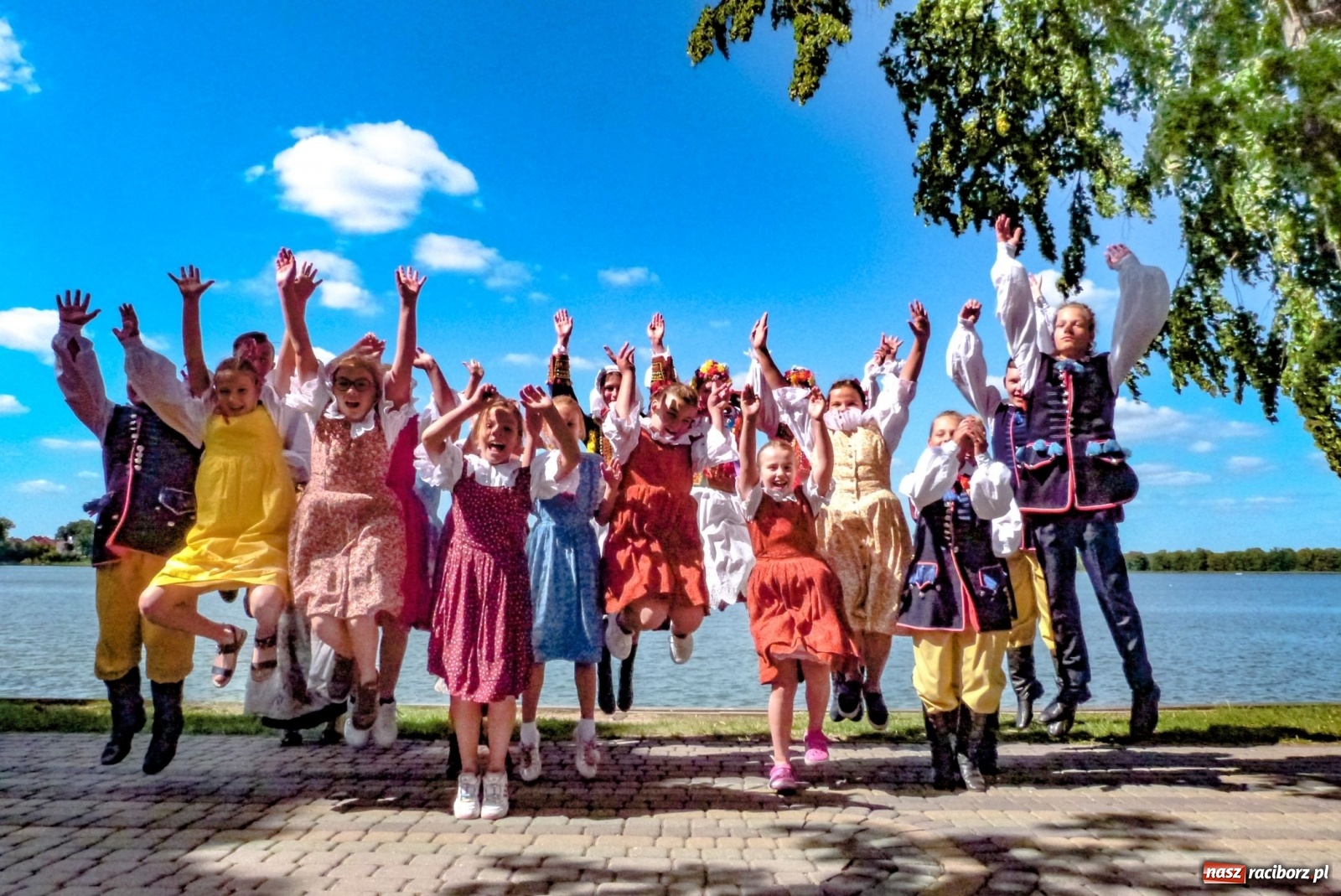 Zdjęcie w galerii na portalu naszraciborz.pl: Mazurskie figle. Strzecha laureatem!  wiadomości z regionu