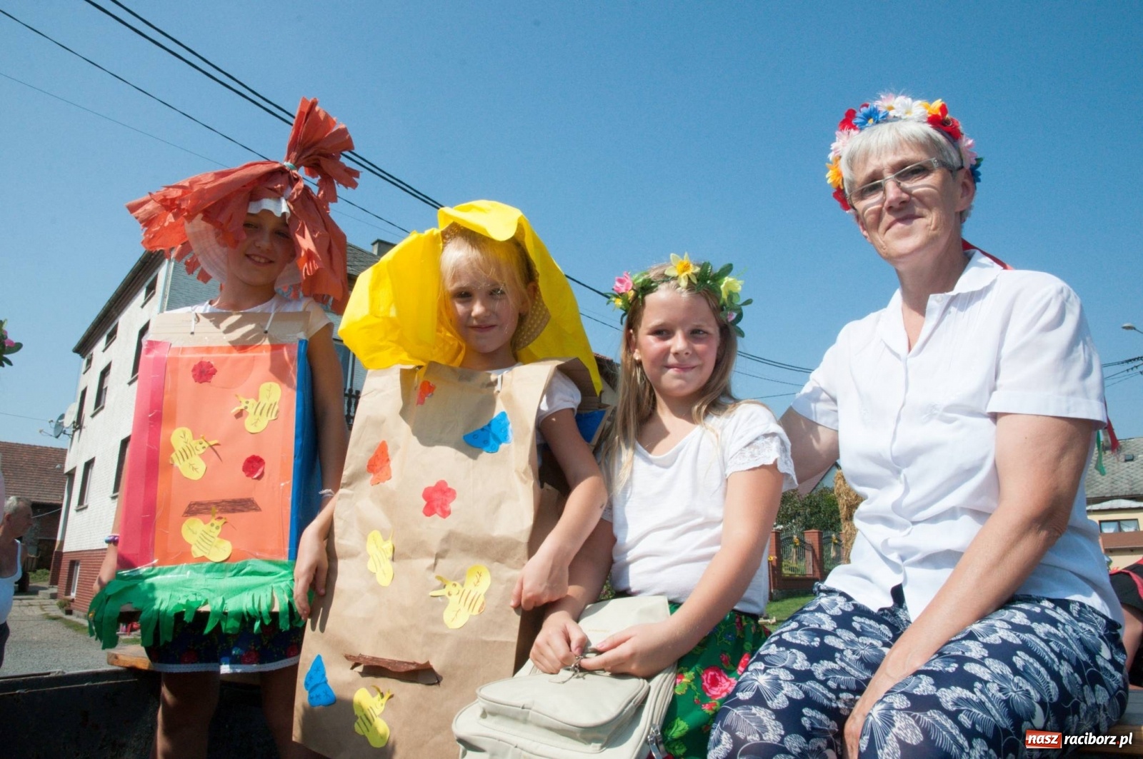 Zdjęcie w galerii na portalu naszraciborz.pl: Dożynki w Krowiarkach z Dionizosem i jego świtą [FOTO i WIDEO]  wiadomości z regionu