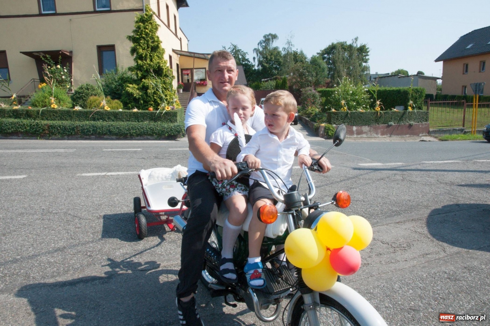 Zdjęcie w galerii na portalu naszraciborz.pl: Dożynki w Krowiarkach z Dionizosem i jego świtą [FOTO i WIDEO]  wiadomości z regionu