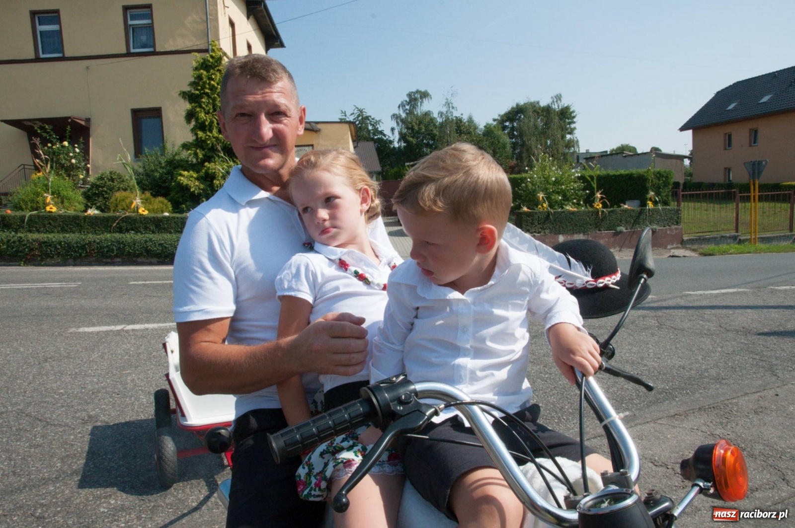 Zdjęcie w galerii na portalu naszraciborz.pl: Dożynki w Krowiarkach z Dionizosem i jego świtą [FOTO i WIDEO]  wiadomości z regionu