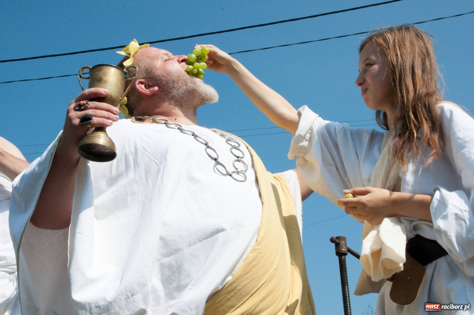 Zdjęcie w galerii na portalu naszraciborz.pl: Dożynki w Krowiarkach z Dionizosem i jego świtą [FOTO i WIDEO]  wiadomości z regionu