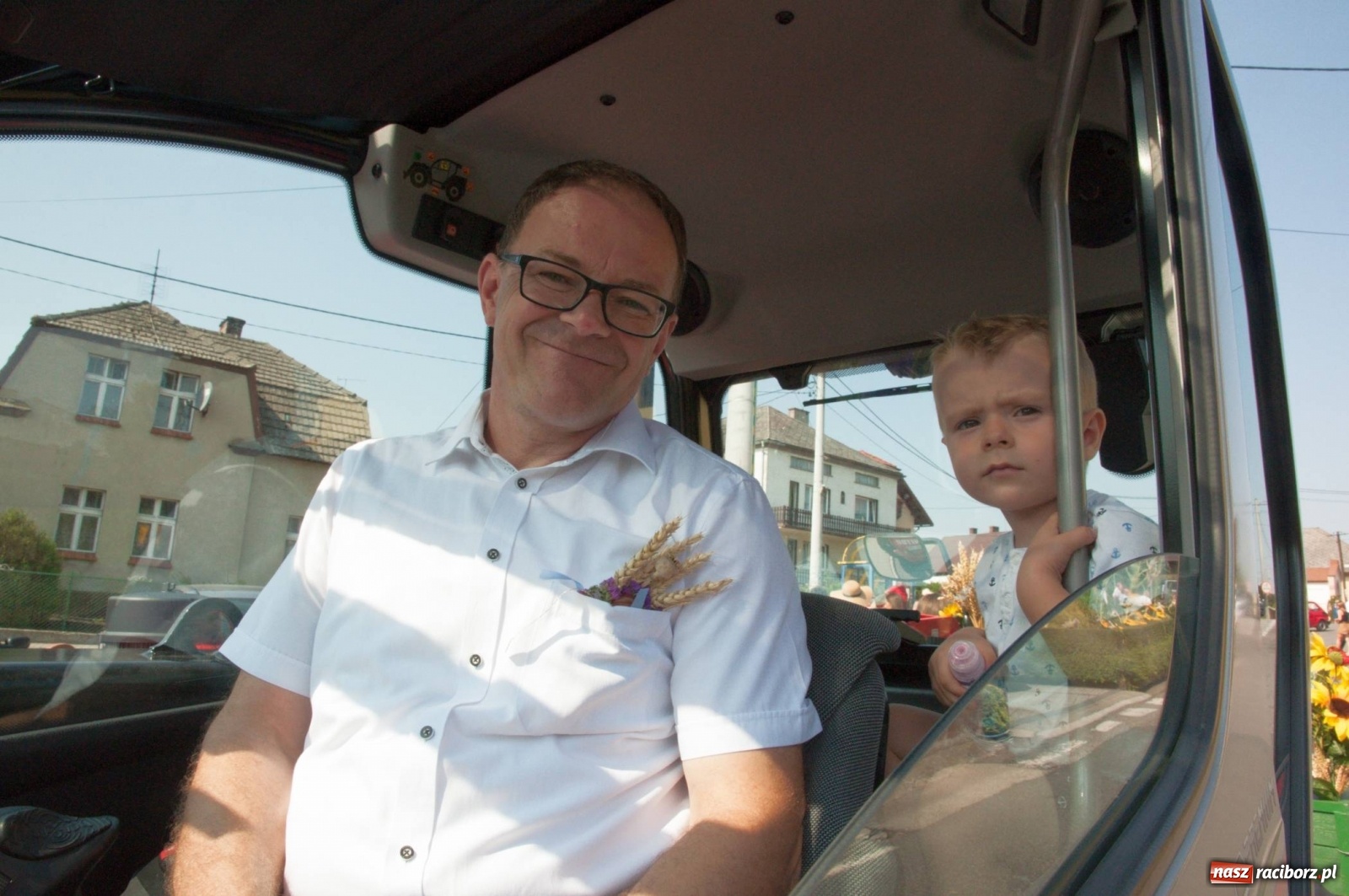 Zdjęcie w galerii na portalu naszraciborz.pl: Dożynki w Krowiarkach z Dionizosem i jego świtą [FOTO i WIDEO]  wiadomości z regionu