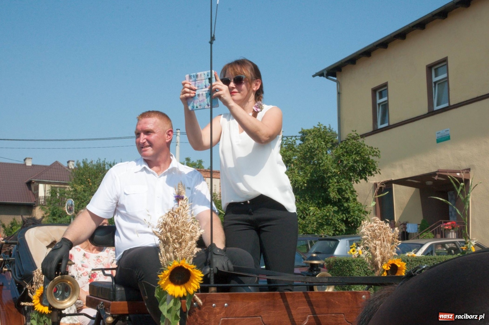 Zdjęcie w galerii na portalu naszraciborz.pl: Dożynki w Krowiarkach z Dionizosem i jego świtą [FOTO i WIDEO]  wiadomości z regionu