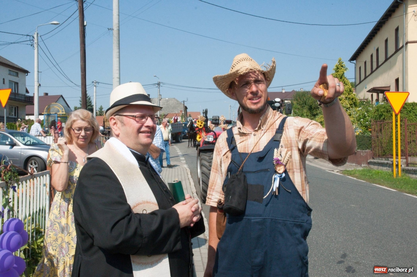 Zdjęcie w galerii na portalu naszraciborz.pl: Dożynki w Krowiarkach z Dionizosem i jego świtą [FOTO i WIDEO]  wiadomości z regionu